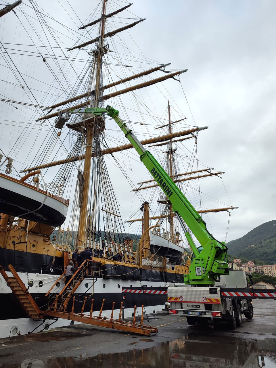 manutenzione-della-Amerigo-Vespucci