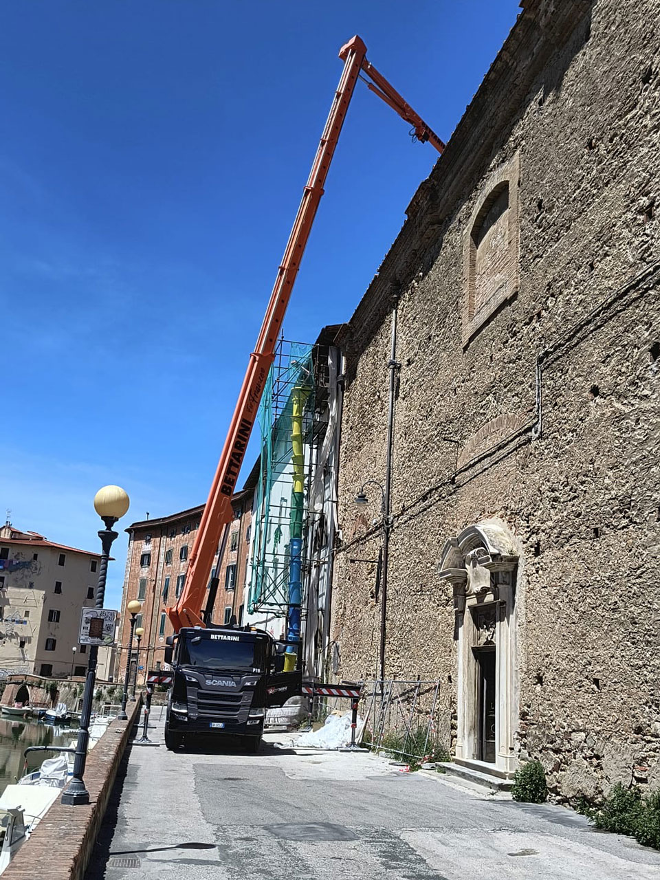 Uso delle piattaforme alte in contesti urbani